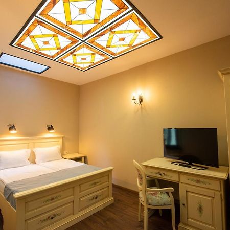 Hotel Boutique Casa Chitic -Hotel And Restaurant Str Johann Gott Nr7 Brasov Ngoại thất bức ảnh
