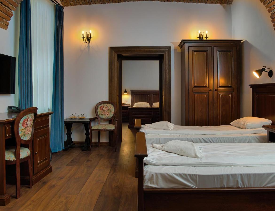 Hotel Boutique Casa Chitic -Hotel And Restaurant Str Johann Gott Nr7 Brasov Ngoại thất bức ảnh