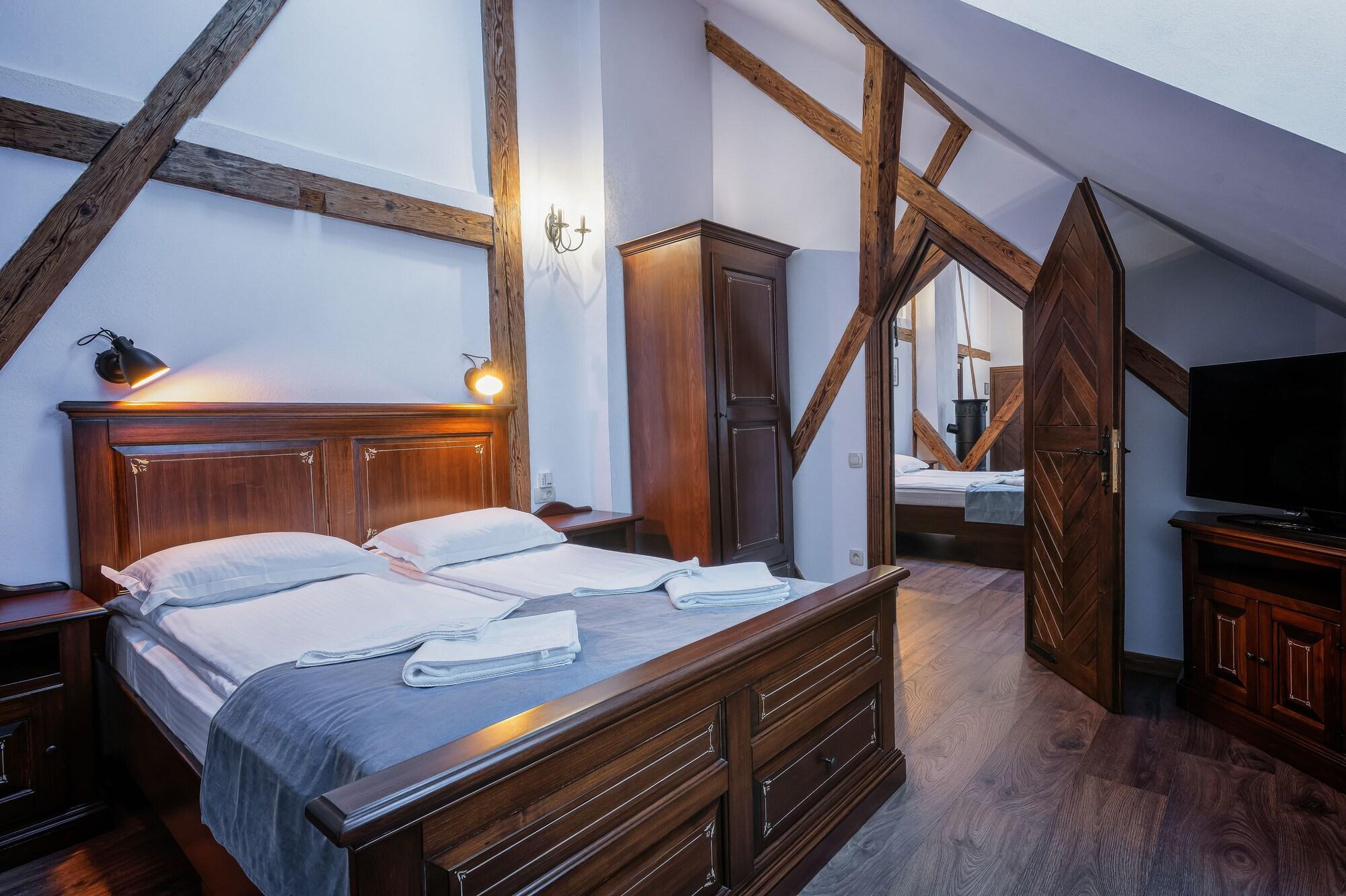 Hotel Boutique Casa Chitic -Hotel And Restaurant Str Johann Gott Nr7 Brasov Ngoại thất bức ảnh