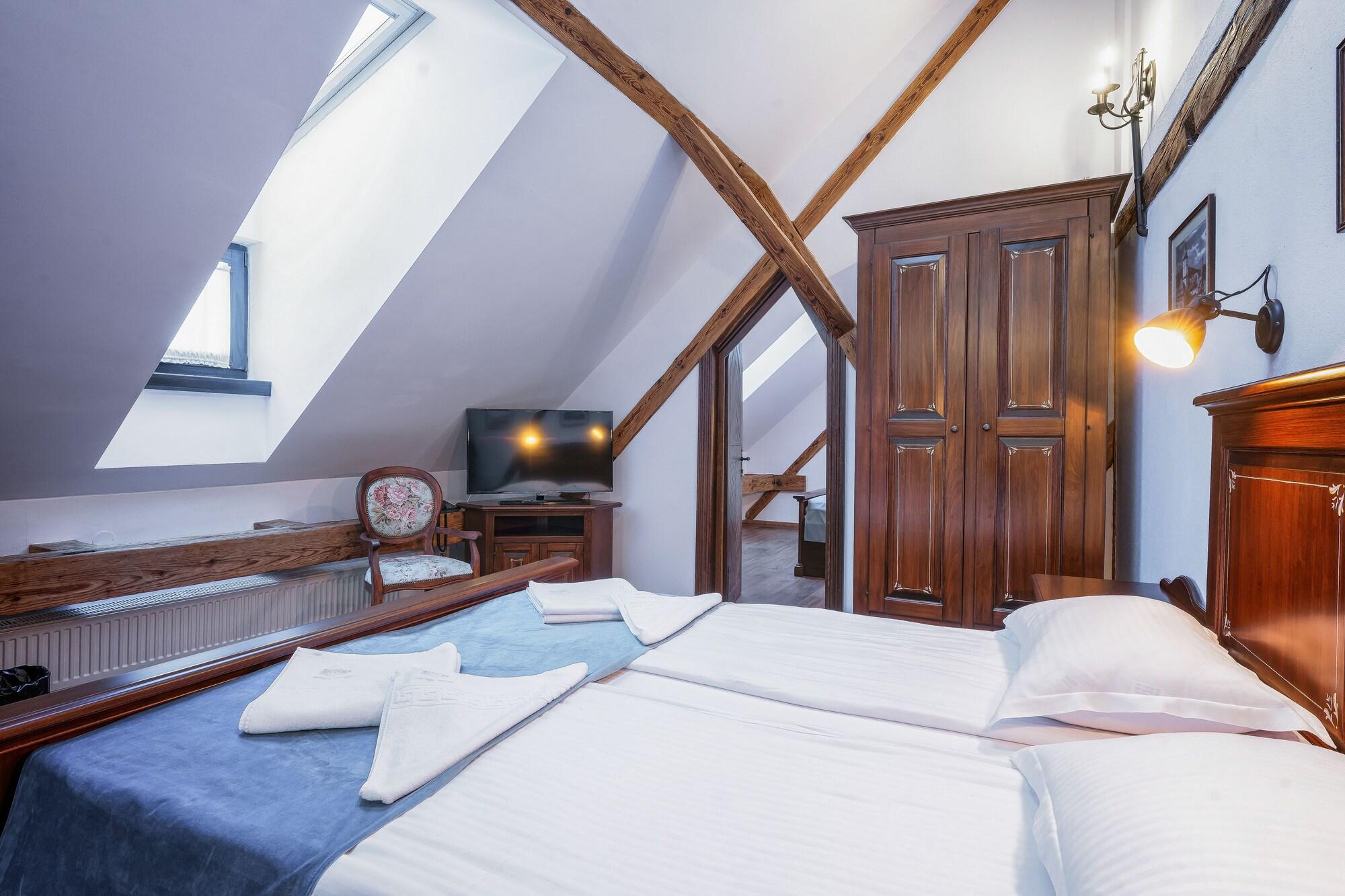 Hotel Boutique Casa Chitic -Hotel And Restaurant Str Johann Gott Nr7 Brasov Ngoại thất bức ảnh