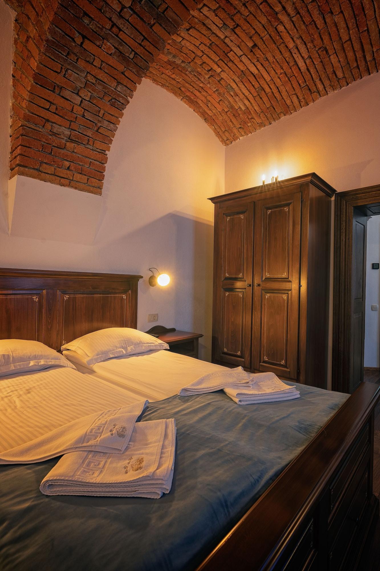 Hotel Boutique Casa Chitic -Hotel And Restaurant Str Johann Gott Nr7 Brasov Ngoại thất bức ảnh