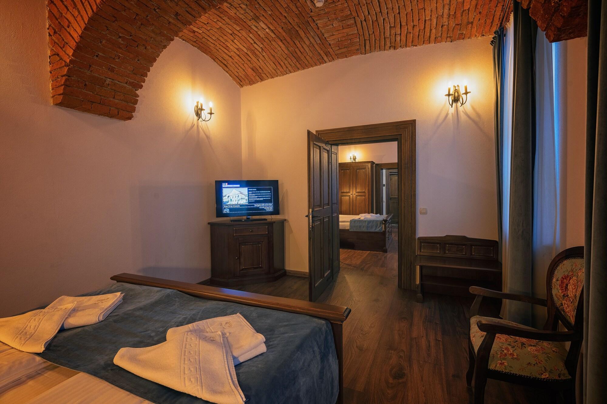 Hotel Boutique Casa Chitic -Hotel And Restaurant Str Johann Gott Nr7 Brasov Ngoại thất bức ảnh
