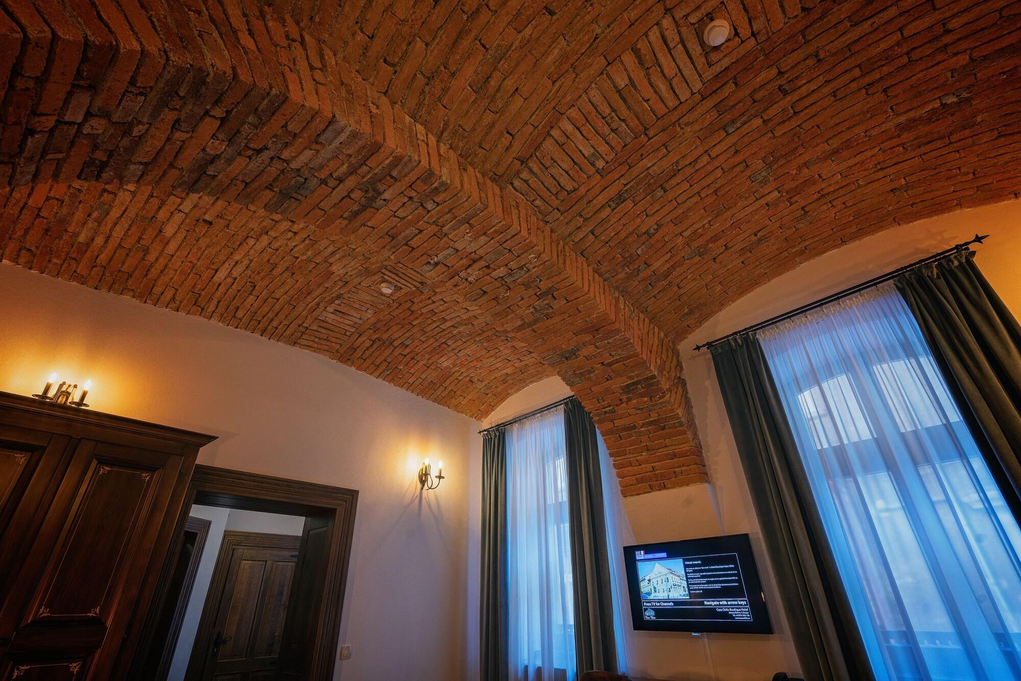 Hotel Boutique Casa Chitic -Hotel And Restaurant Str Johann Gott Nr7 Brasov Ngoại thất bức ảnh