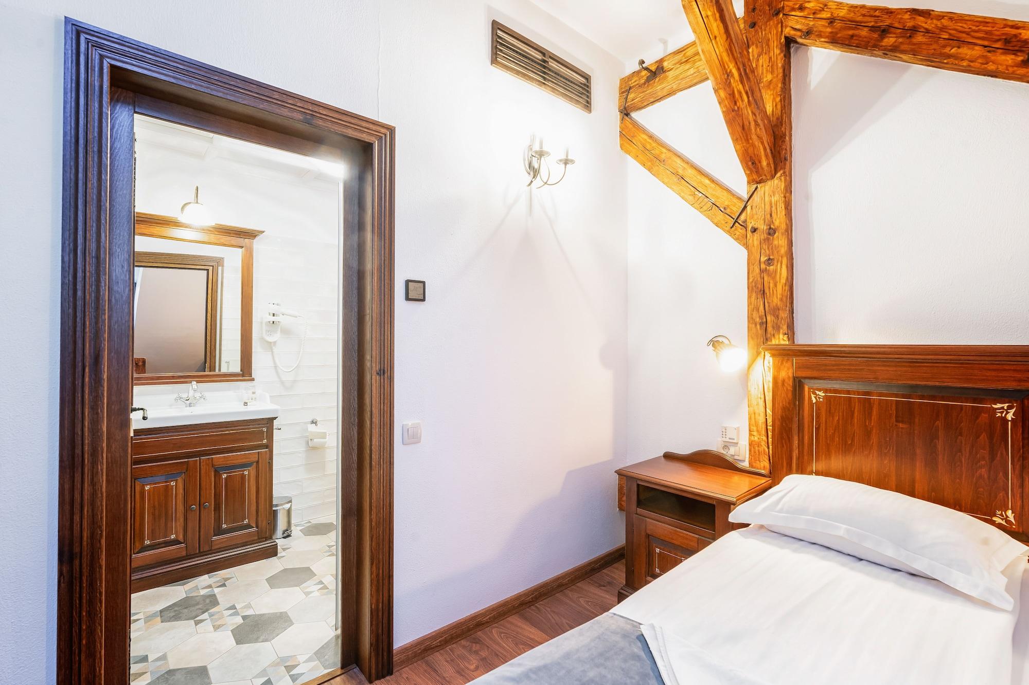 Hotel Boutique Casa Chitic -Hotel And Restaurant Str Johann Gott Nr7 Brasov Ngoại thất bức ảnh