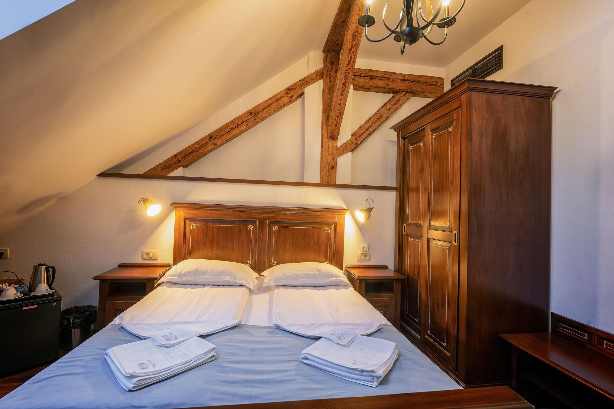 Hotel Boutique Casa Chitic -Hotel And Restaurant Str Johann Gott Nr7 Brasov Ngoại thất bức ảnh