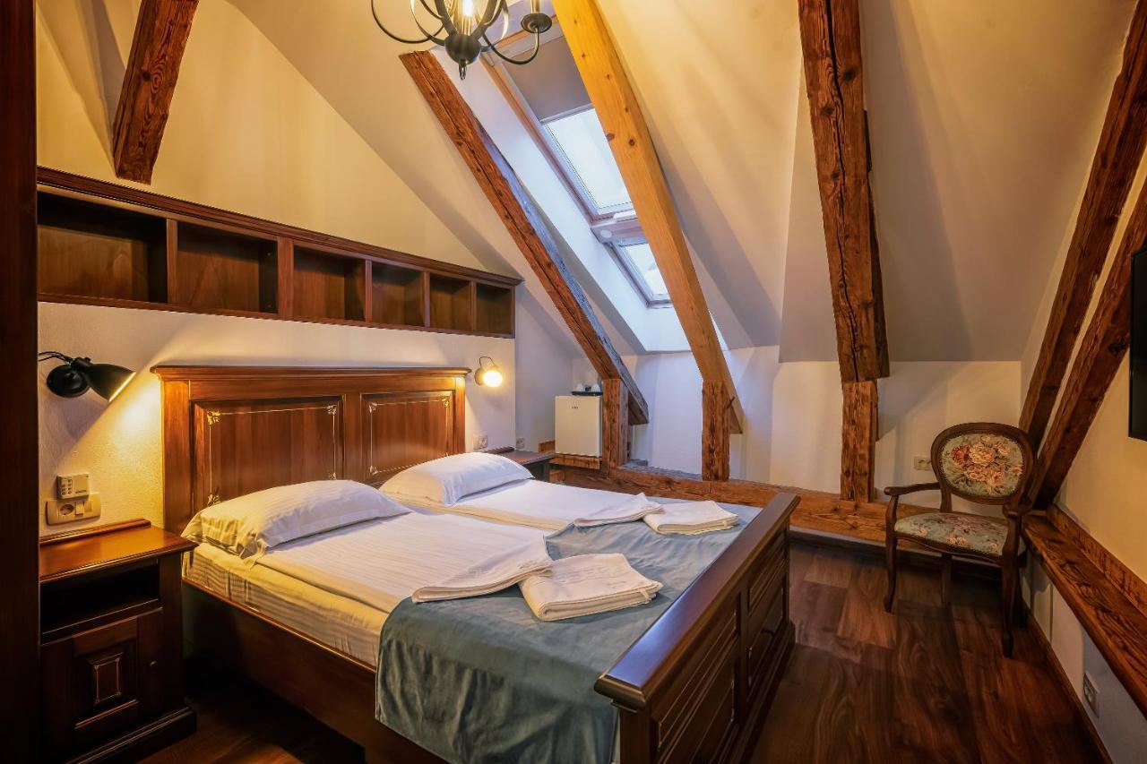 Hotel Boutique Casa Chitic -Hotel And Restaurant Str Johann Gott Nr7 Brasov Ngoại thất bức ảnh