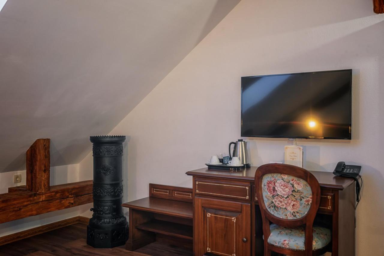 Hotel Boutique Casa Chitic -Hotel And Restaurant Str Johann Gott Nr7 Brasov Ngoại thất bức ảnh