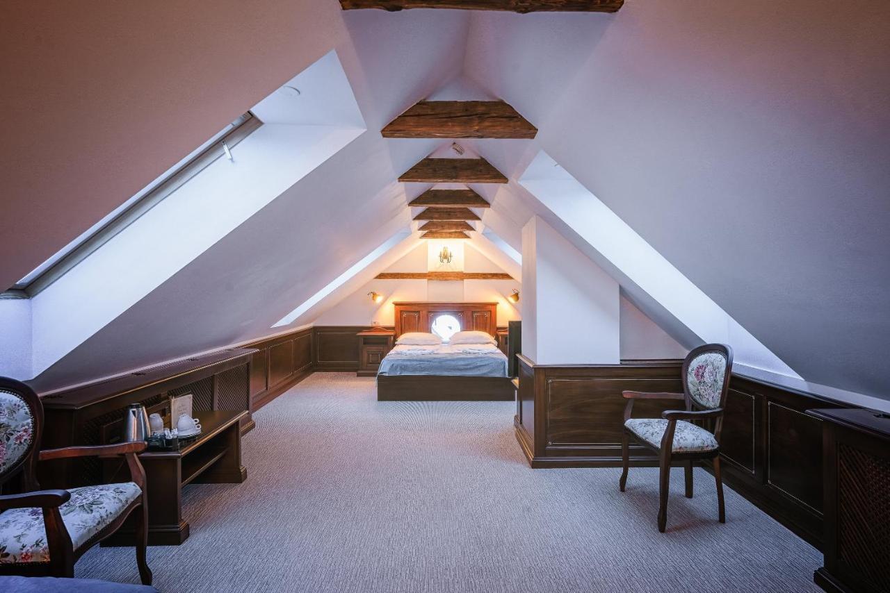 Hotel Boutique Casa Chitic -Hotel And Restaurant Str Johann Gott Nr7 Brasov Ngoại thất bức ảnh