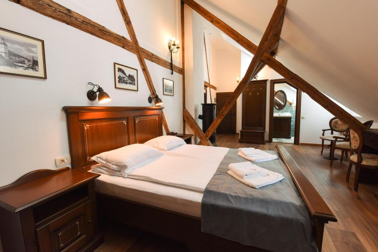 Hotel Boutique Casa Chitic -Hotel And Restaurant Str Johann Gott Nr7 Brasov Ngoại thất bức ảnh